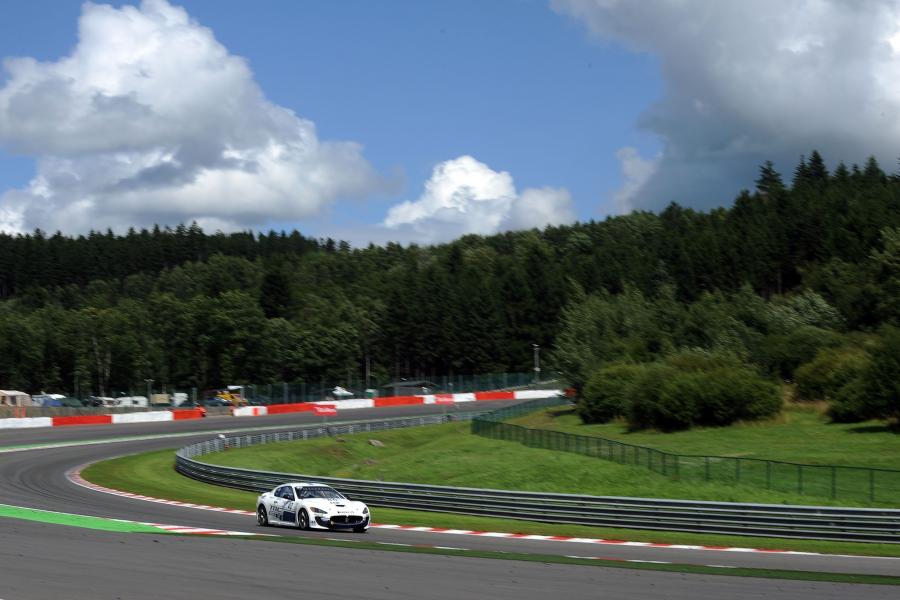  Maserati GranTurismo MC GT4 2009 года  (фото 34 из 71)